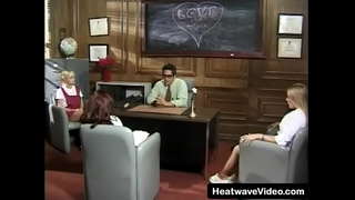 Kelly R Coed #3 - Y coleg sluts