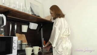 ���भी प्राकृतिक Busty 40yr पुराने MILF मार्ता - वृद्धि और चमक हस्तमैथुन