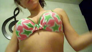 Qayıdış cümə axşamı, Gənc Ashley ağır sikilmiş olur Oğlan Резинке İlk Tarixi