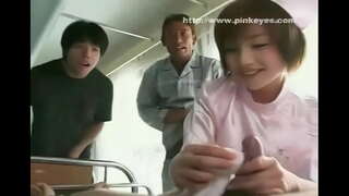 אַסיאַן מיידל קאָסטיום