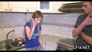 Diezgan teen hotty stāv sunīšu modes