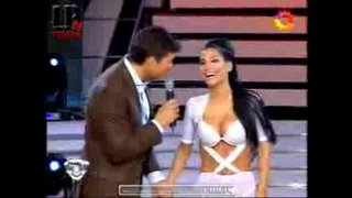 Silvina Escudero-doċċa abjad