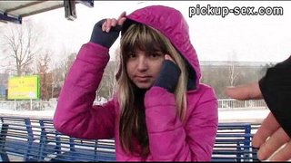 ���ិតប្រាកស្ម័ Eurobabe ហ្គី Gerson ឆ្កាងនៅក្នុងរថភ្លើង