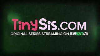 18 letom starosti, Ariana Grand je tukaj za eno stvar in ena stvar, samo, da se ZAJEBAL! To seksi rit lepoto ljubi, da pogledate na vaš obraz z tiča globoko grlo in stoka v veselje, ko se pl