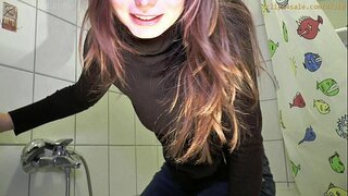 Jeans kasampak bikini panty wetting