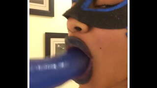 فيكي Hylton Deepthroats قبل الكرة