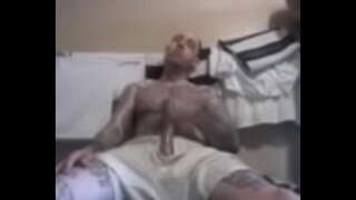 Ǚ�色的家伙，大家伙，兼枪