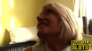 Seksowna dojrzała dziwka Amy potrzebuje szorstki bicie dużym kutasem