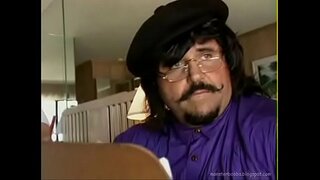 بيتر الشمال لا يصدق اللعنة و نائب الرئيس الابن كارينغتون