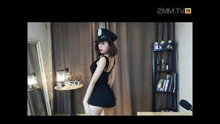 Yi Suwan enotno vroče Ples