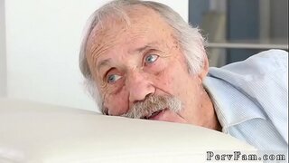 Matamis na kabataan fucked mahirap