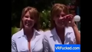 ���ाँ जुड़वा बच्चों में कट्टर हो जाता है गड़बड़ और Cumshot