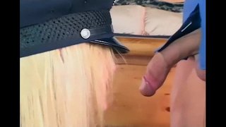 Hezká žena policajt, kurva, v rukavice a punčochy