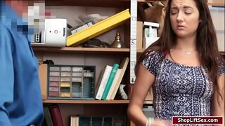 ���ല്പി ഓഫീസര് licked and fucked ലില്ലി ആഡംസ് മീനഇന്റെയും ലെ doggystyle