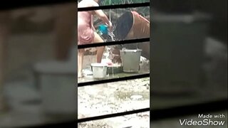 Деревенская бхаби показывает свое полуобнаженное тело 2