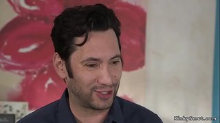 Бивши БФ стави га секси бринета девојка у ропству и шлаг и анални зајебано је њен