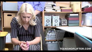 TeenShoplifter.com - Teen Shoplifter With Small Tits A &#039;Murt A&#039; Dèiligeadh Ri Call An T-Oifigear Dìon