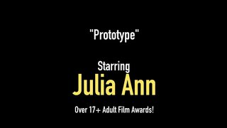 ניאַניע סאַקערז דזשוליאַ אַן &amp;amp; דזשעסיקאַ באָאָבס שטאָפּן זייער סמאַרטי פּאַנץ מיילער מיט אַ שווער האָן, מילקינג עס אין זייער וואַרעם מיילער צו באַקומען זייער געשמאַק קום! פול ווידעא &amp;amp; דזשוליאַ לעבן @ JuliaAnnLive.com!