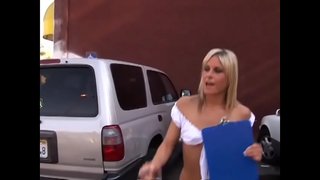 ���ກມອອນໃຊ້ເວລາແຂງແລ່ນໃນຂອງນາງຊຸ່ມໂກ twat