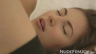 Оло тер сиськастый брюнетка соло киска