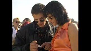 Princesa, Na Telesni, in Strip-Teaser