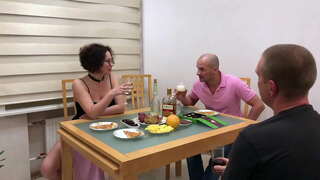 хоер залуус fucked хуучин ангийн (хэсэг 1)