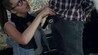 Hipster ungdoms suger kuk og knuller